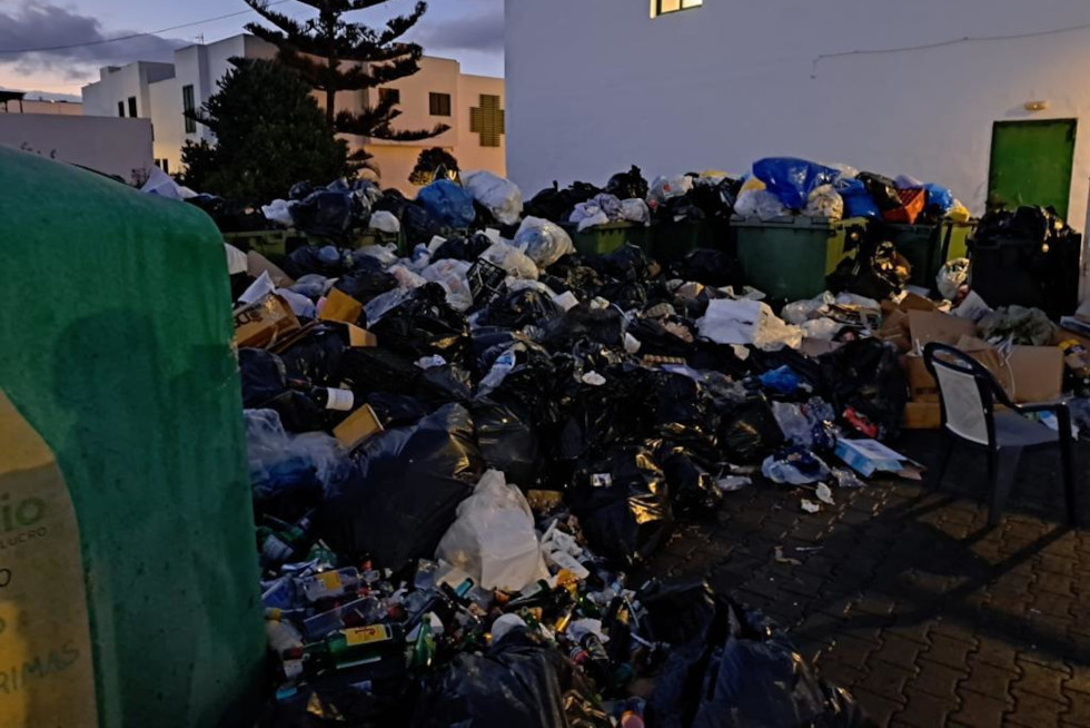 El PSOE de Yaiza lamenta el pésimo servicio de recogida de basura en